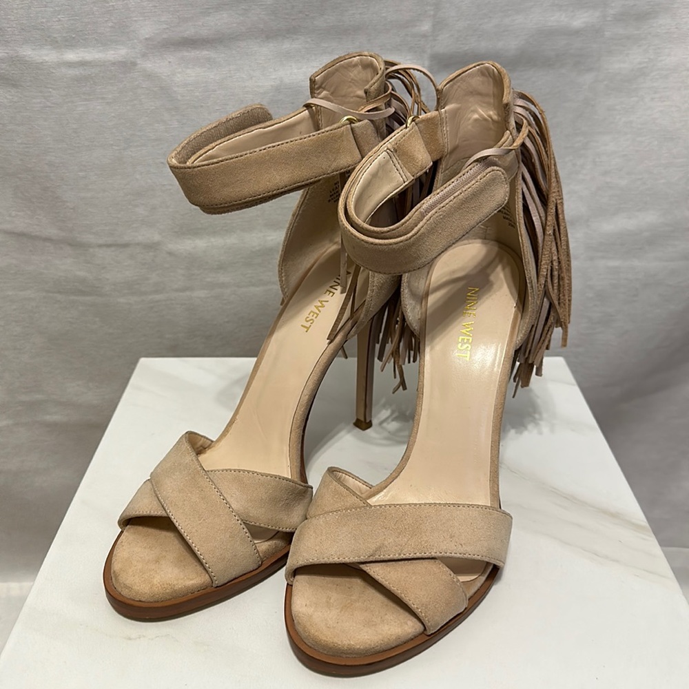 Nude suede heels. Nine West. 7.5